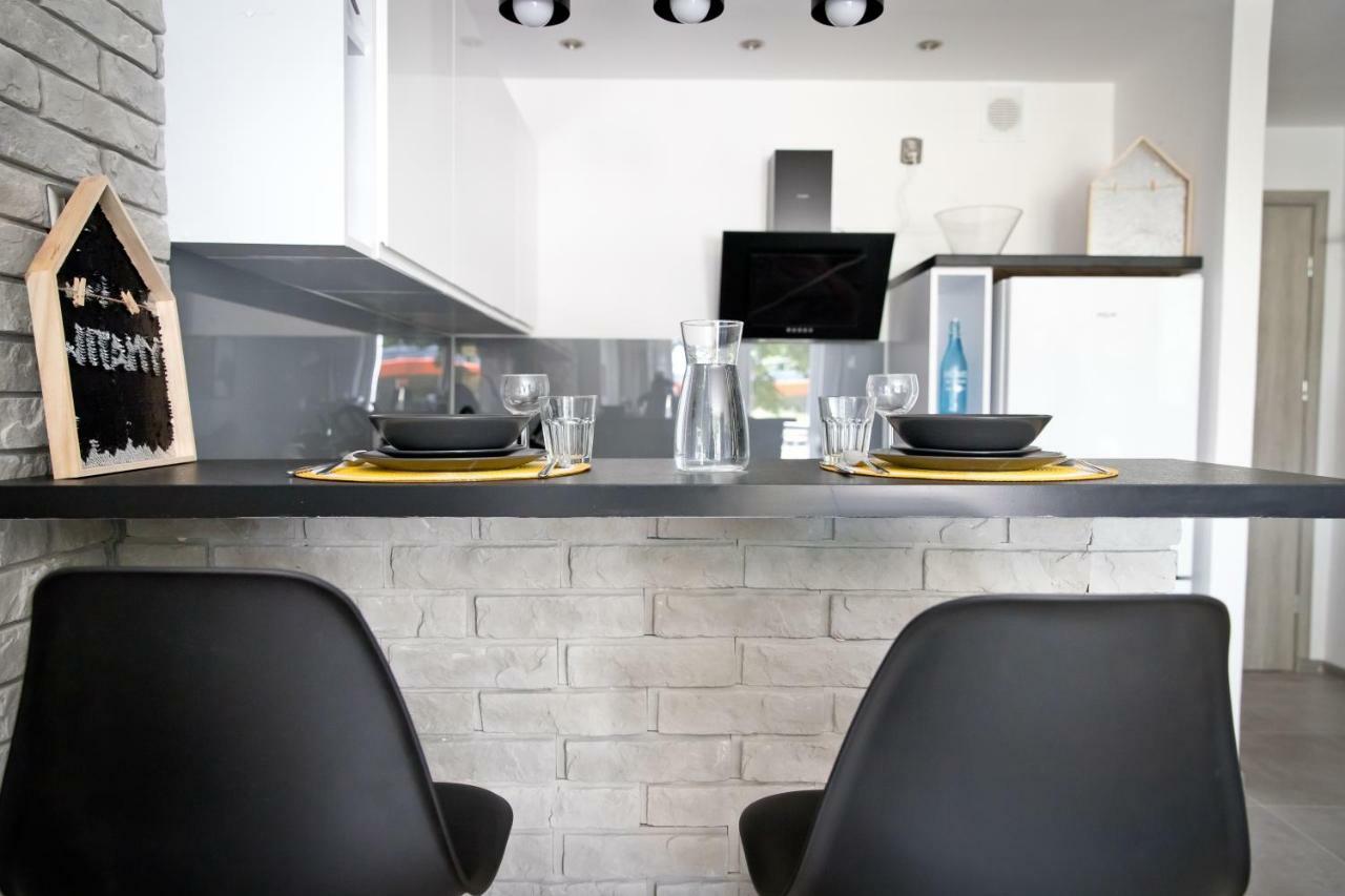 Apartament Asia ニサ エクステリア 写真