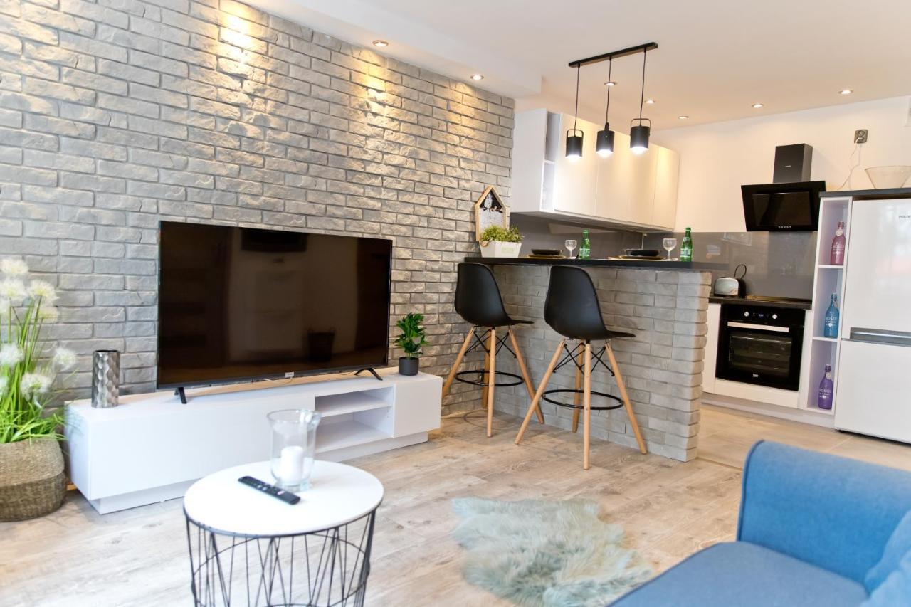 Apartament Asia ニサ エクステリア 写真